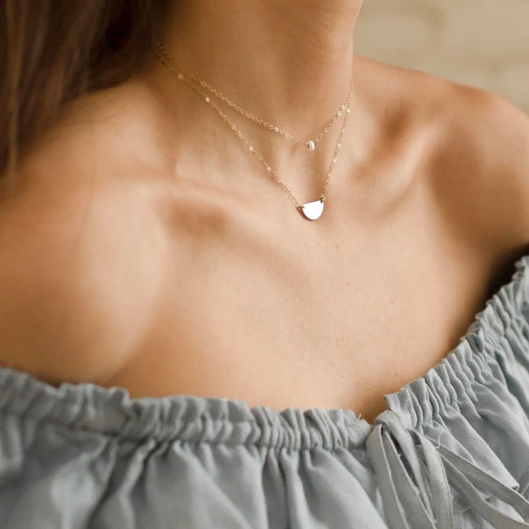 Token Mini Pearl Necklace